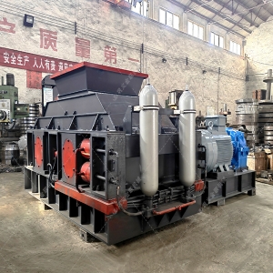 2PG1000x700中型液压对辊麻豆激情短片发货 发往新疆